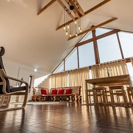 Modern Loft Lighthouse Hostel Karakol Luaran gambar