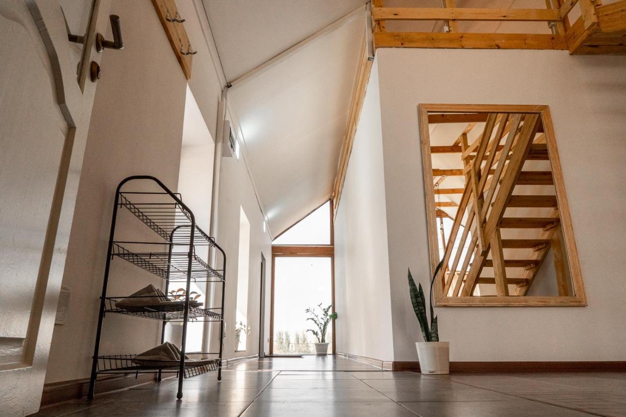 Modern Loft Lighthouse Hostel Karakol Luaran gambar