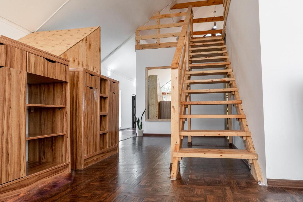 Modern Loft Lighthouse Hostel Karakol Luaran gambar