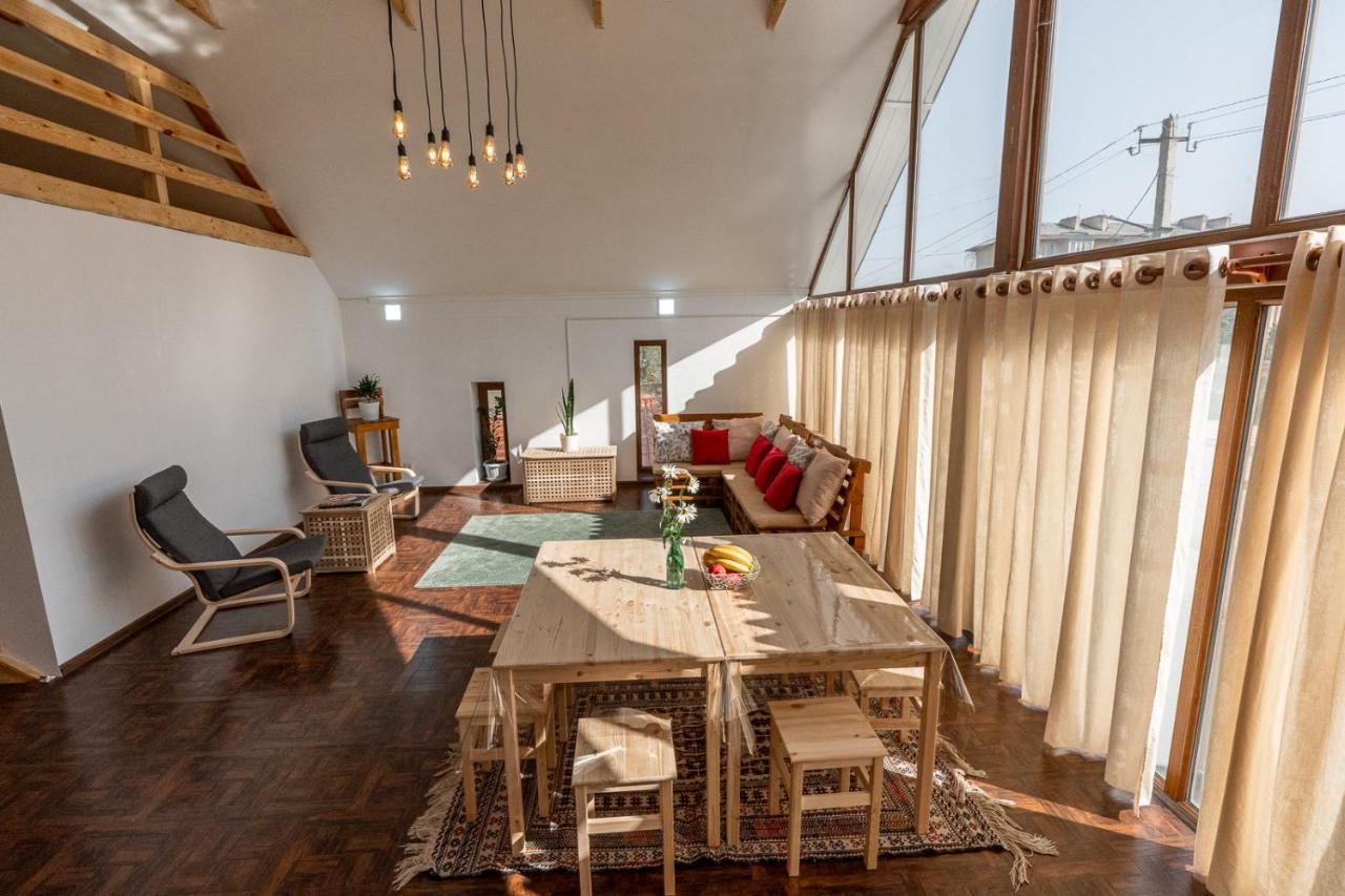 Modern Loft Lighthouse Hostel Karakol Luaran gambar