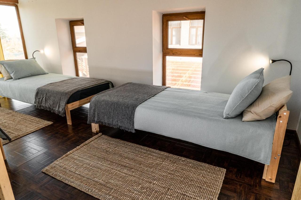 Modern Loft Lighthouse Hostel Karakol Luaran gambar